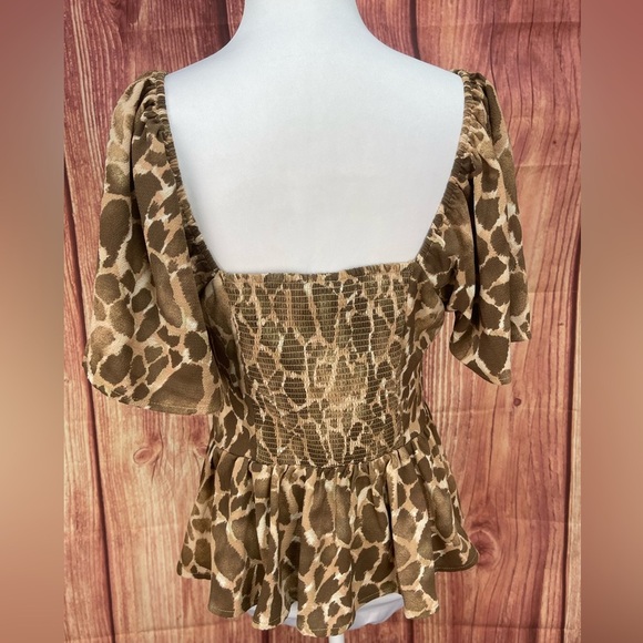 Sofia Jeans by Sofia Vergara V-neck flutter sleeve top animal print size M - Picture 6 of 15